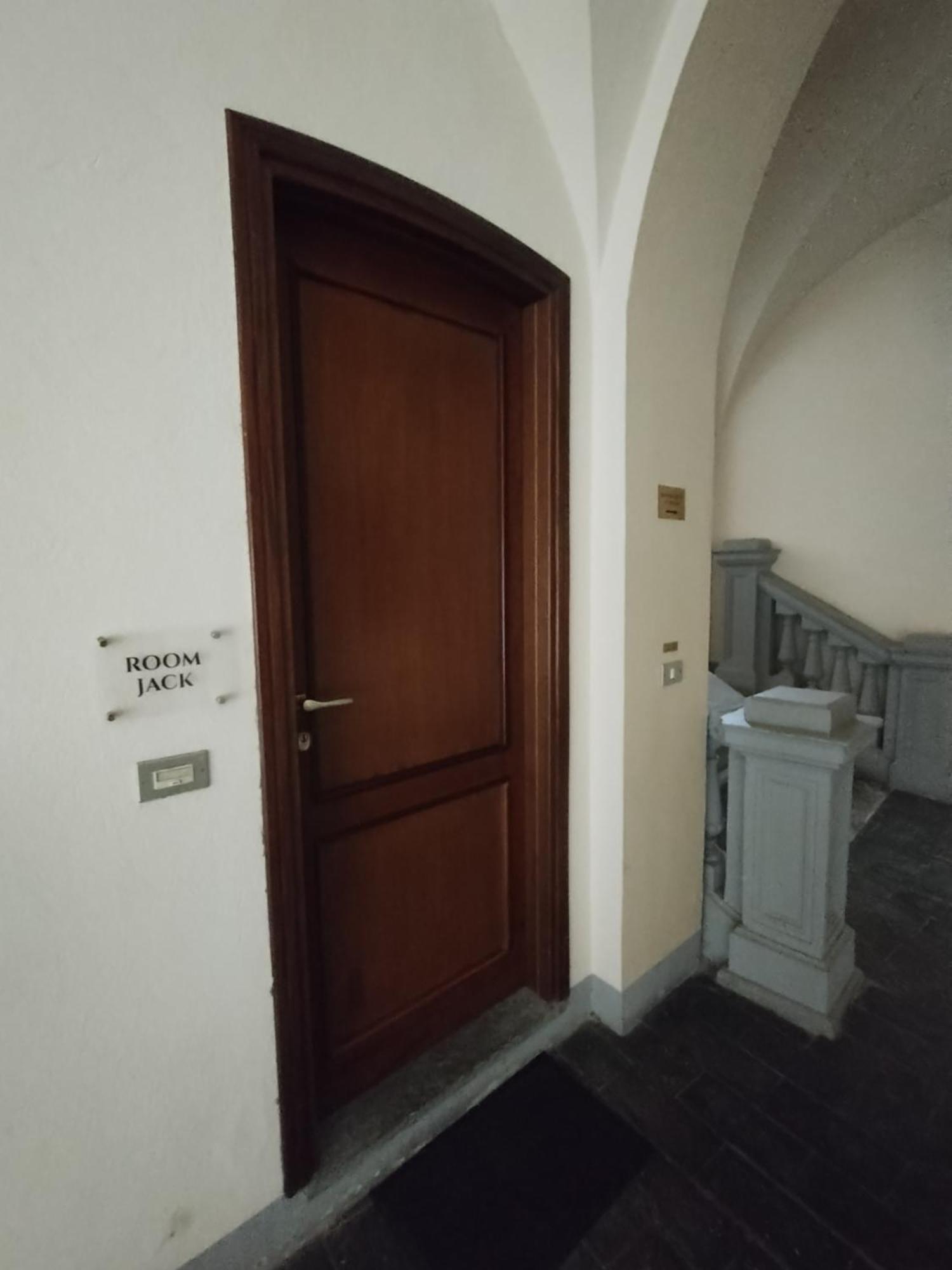 Palazzo Cusani Charming Rooms Vercelli Exterior foto