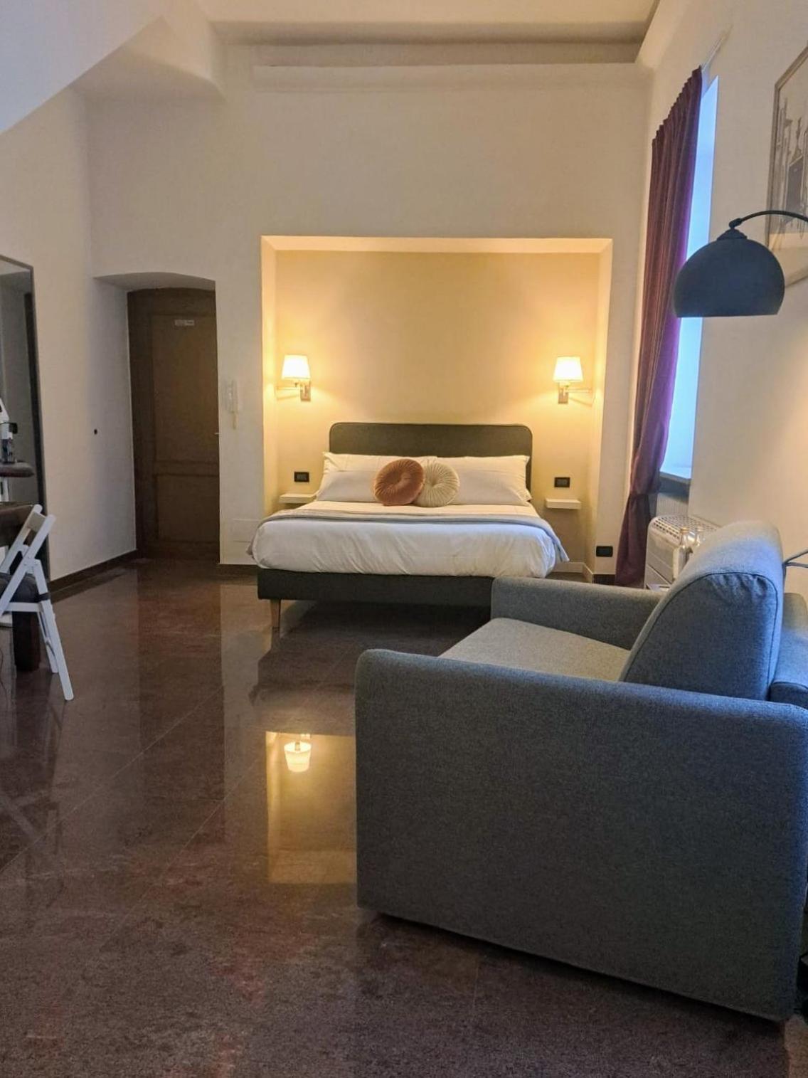 Palazzo Cusani Charming Rooms Vercelli Exterior foto